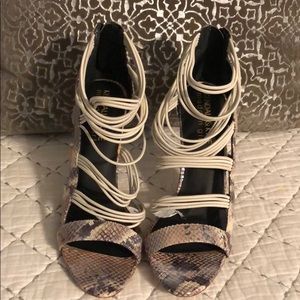 Kendal & Kylie heels 8.5 NIB